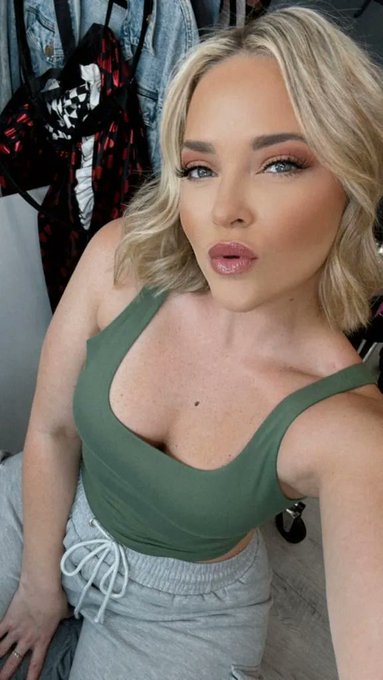 Annie23